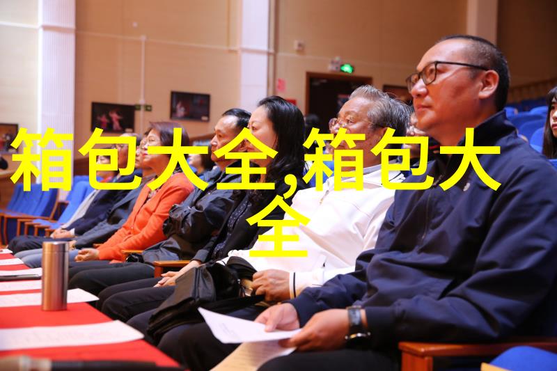 18岁女生穿白色连衣裙配什么颜色什么款式的鞋子